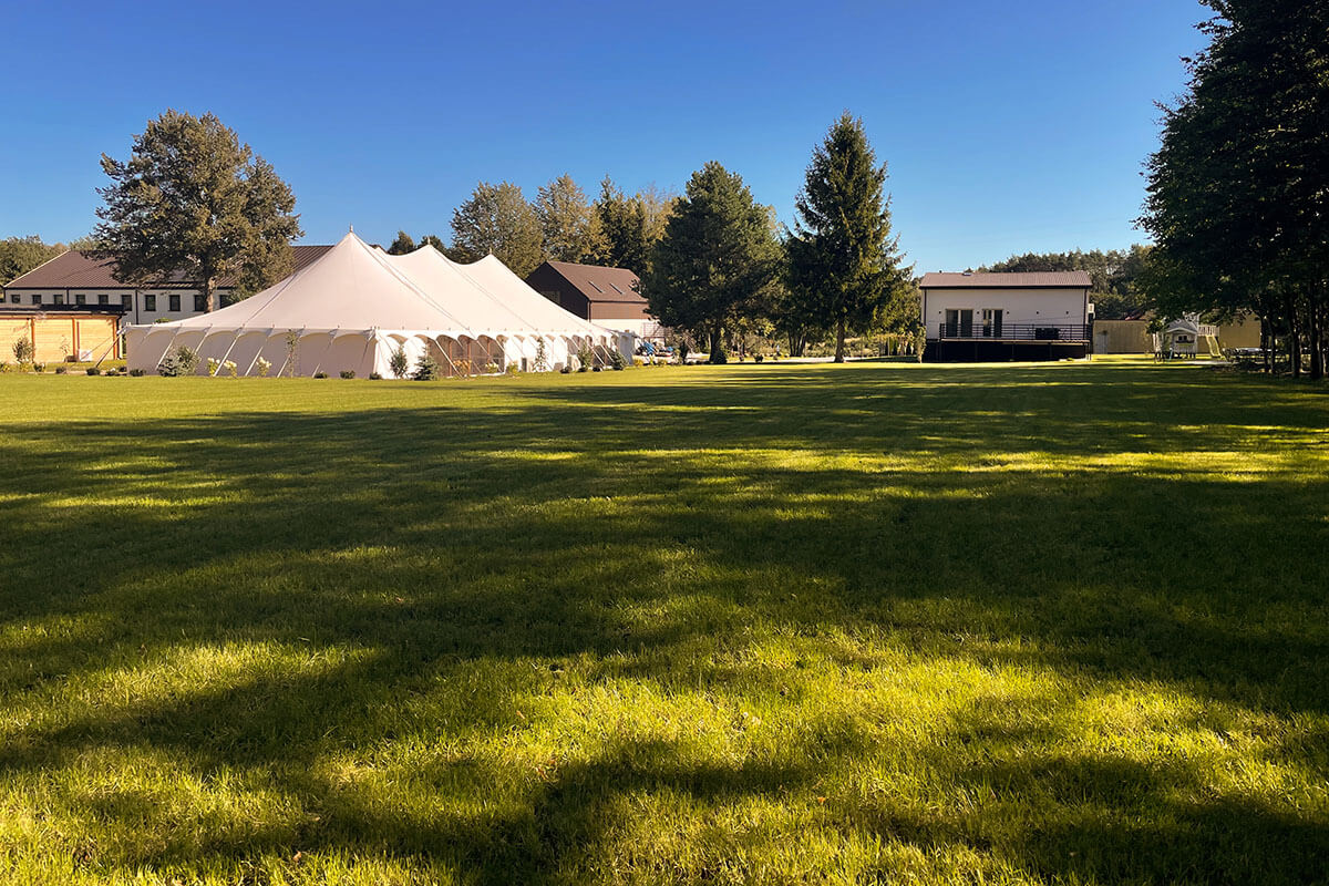 tereny zielone naszego hotelu zapraszają do korzystania